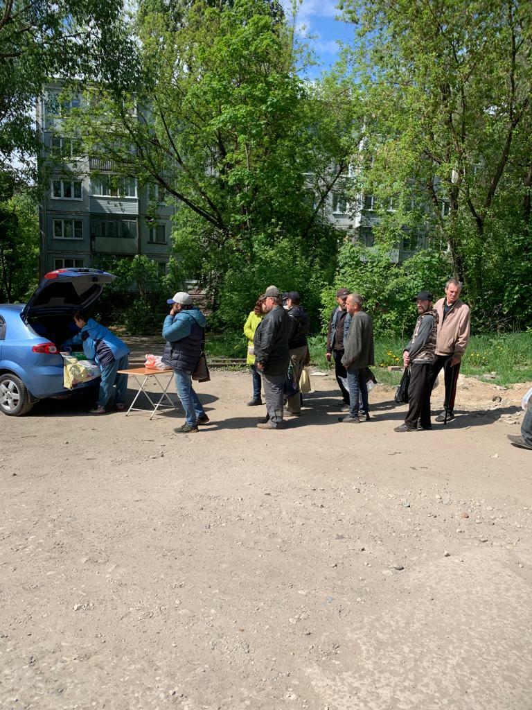 помощь людям